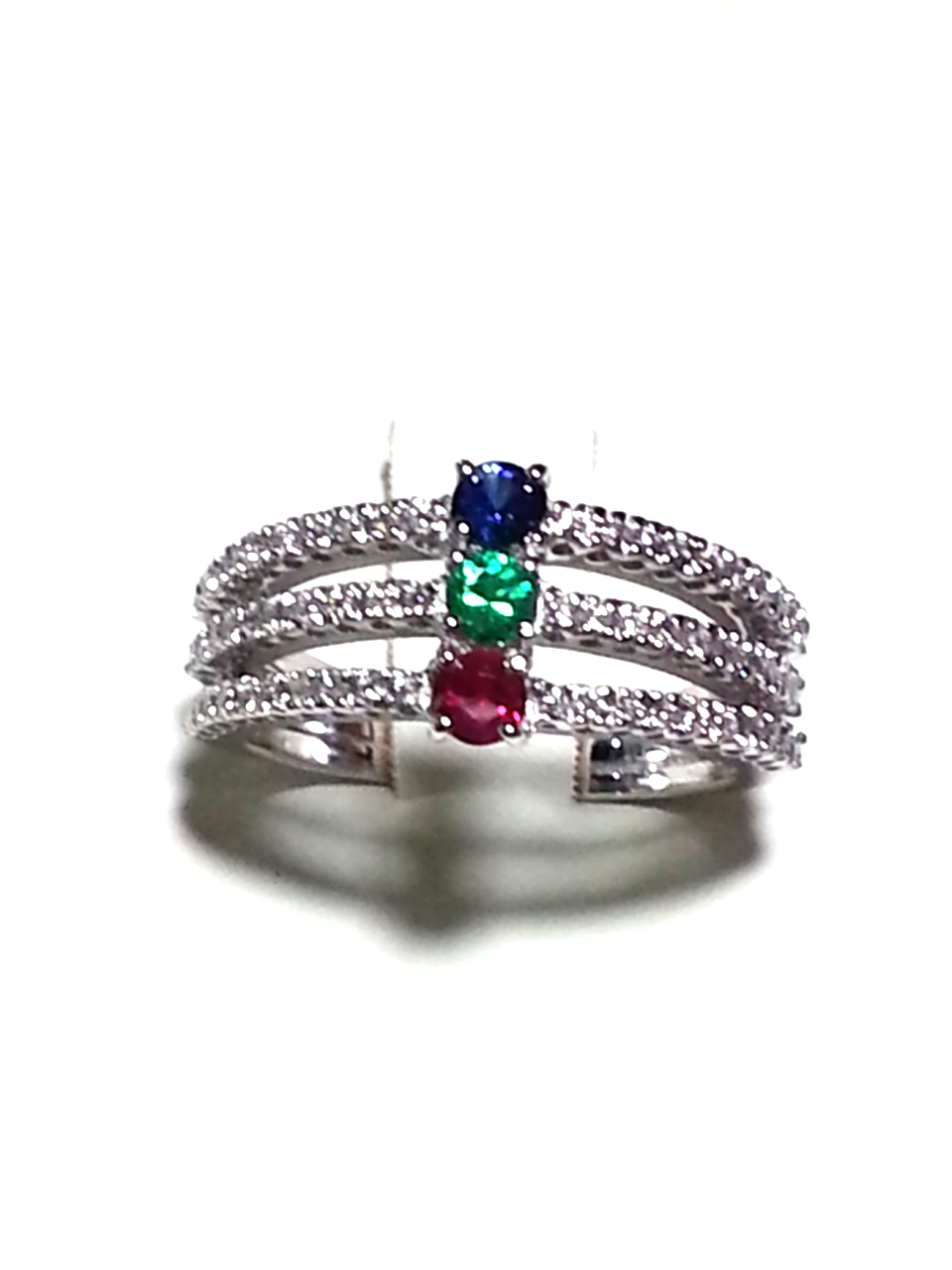 Anello a 3 Fasce in Oro Bianco con Diamanti , Rubini e Smeraldi centrali