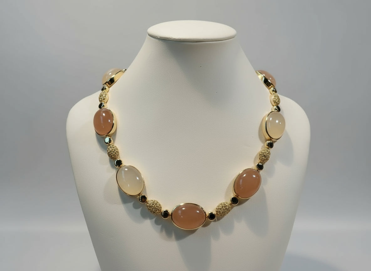 Collier in oro giallo 18kt. con pietre di luna e diamanti fancy color